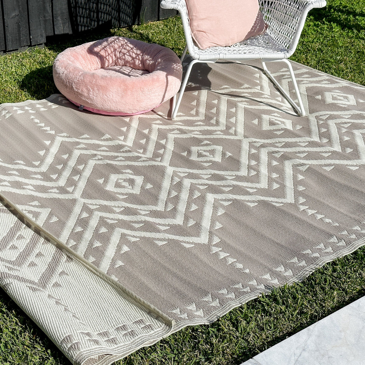 Ayana Grey Recycled Plastic Outdoor Rug - Fab Habitat , Recycled Plastic Rugs & Mats, 