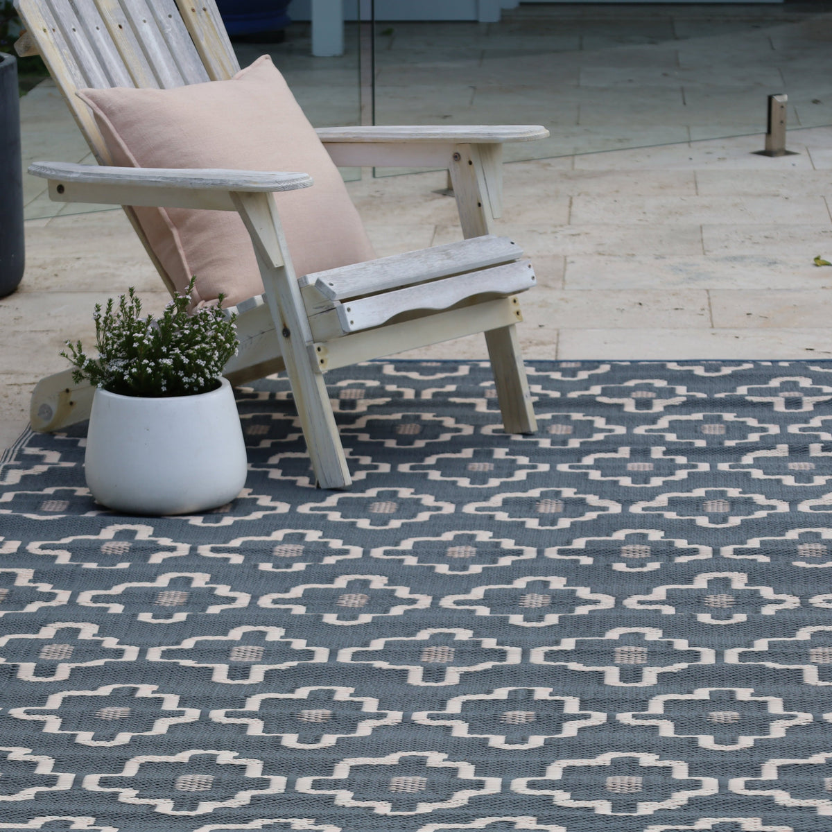 Copenhagen Modern Recycled Plastic Reversible Outdoor Rug - Fab Habitat , Recycled Plastic Rugs & Mats, 