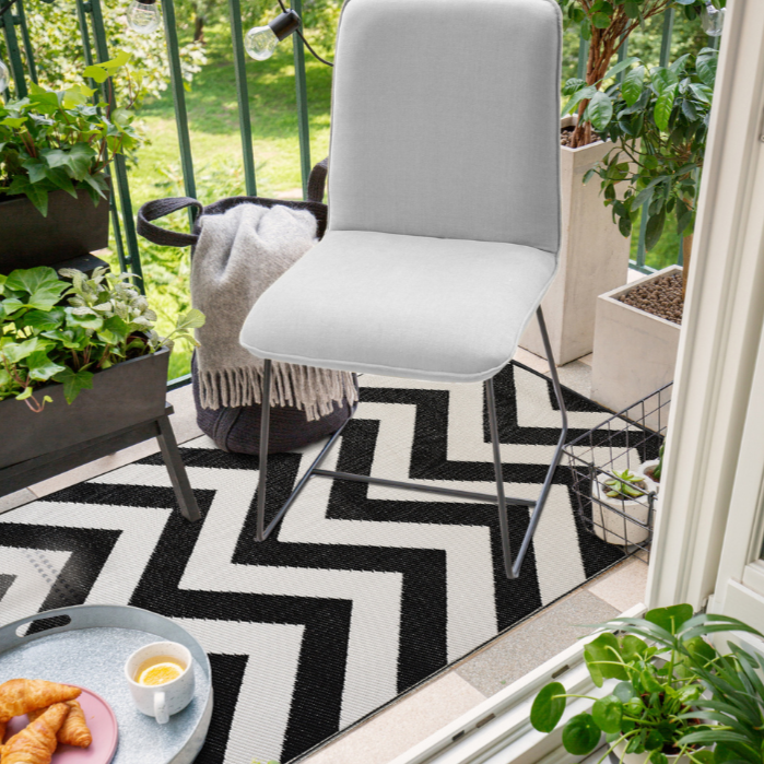 Laguna Black and White Chevron Large Recycled Plastic Rug - Fab Habitat , Recycled Plastic Rugs & Mats, [product_size],