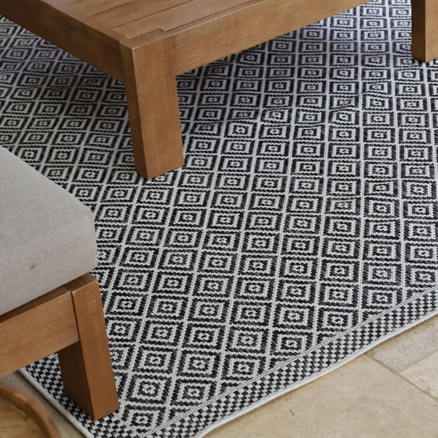 Moti Black and White Diamond Polypropylene Large Outdoor Rug - Fab Habitat , Outdoor Rugs, 