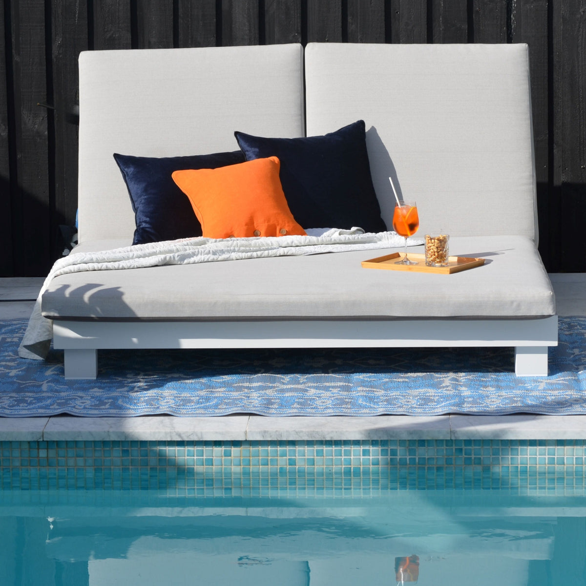 Nain Blue Recycled Plastic Reversible Large Outdoor Rug - Fab Habitat , Recycled Plastic Rugs & Mats, 