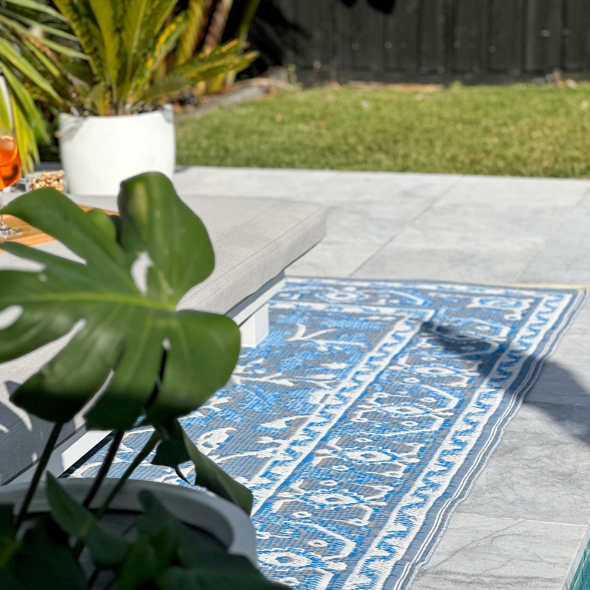 Nain Blue Recycled Plastic Outdoor Rug - Fab Habitat , Recycled Plastic Rugs & Mats, 