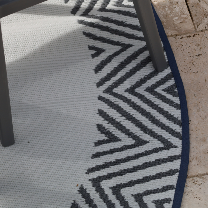 Olympia Grey and White Round Recycled Plastic Reversible Outdoor Rug - Fab Habitat , Recycled Plastic Rugs & Mats, [product_size],