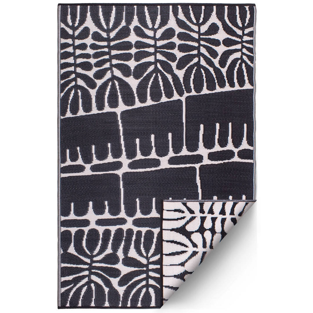 Serowe Black and White Waterproof Large Outdoor Rug - Fab Habitat , Recycled Plastic Rugs & Mats, 