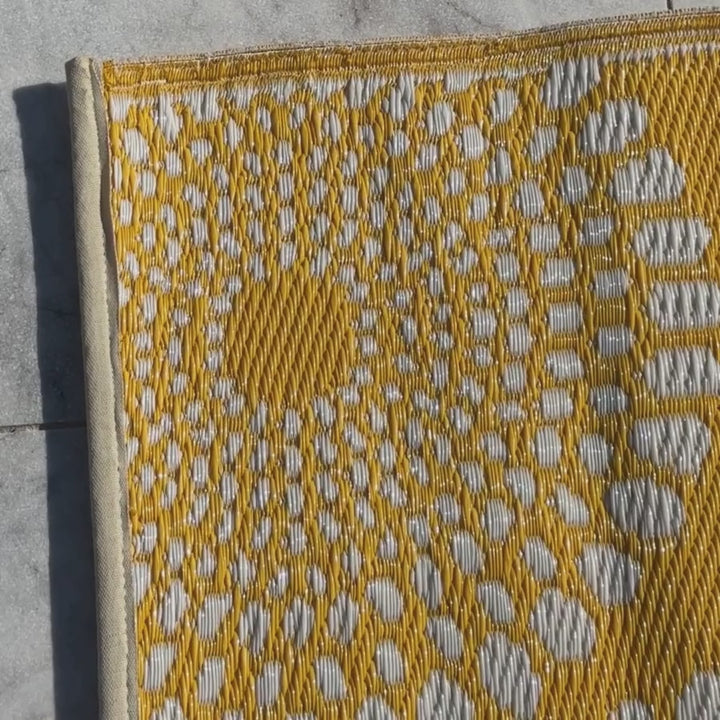 Daisies Yellow Recycled Plastic Outdoor Rug