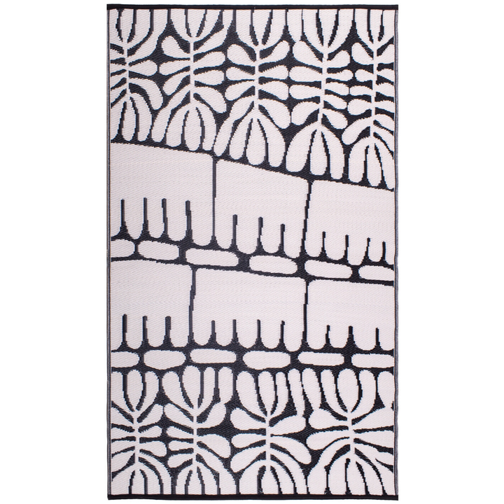 Serowe Black and White Outdoor Area Rug - Recycled Plastic Rugs & Mats Fab Habitat