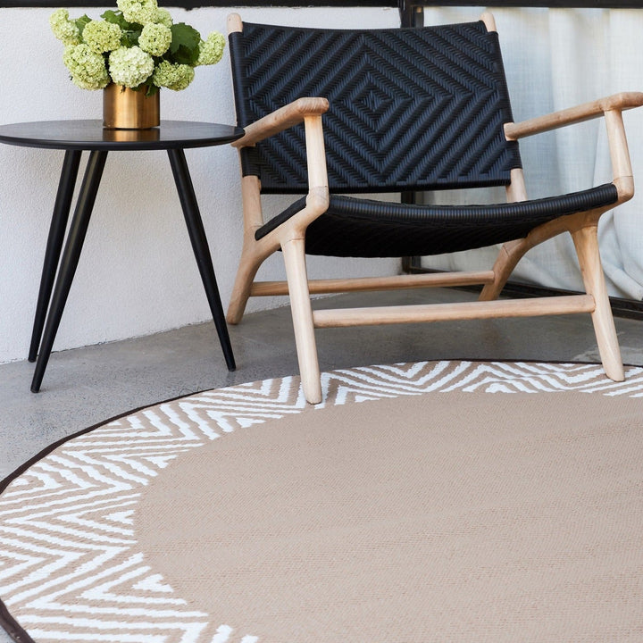 Olympia Beige and White Modern Large Round Outdoor Rug - Recycled Plastic Rugs & Mats Fab Habitat