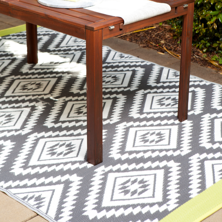 Valencia Grey and White Diamond Recycled Plastic Large Rug - Recycled Plastic Rugs & Mats Fab Habitat