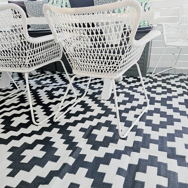 Aztec Black and White Monochrome Reversible Large Outdoor Rug - Recycled Plastic Rugs & Mats Fab Habitat